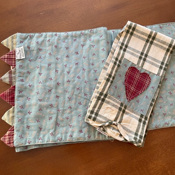 Table runner & matching tea towel - Picture 2 of 9